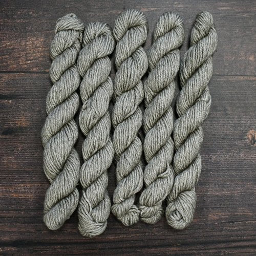 Type 49229M - Tibetan DK Mini - 5 x 20grm Hanks